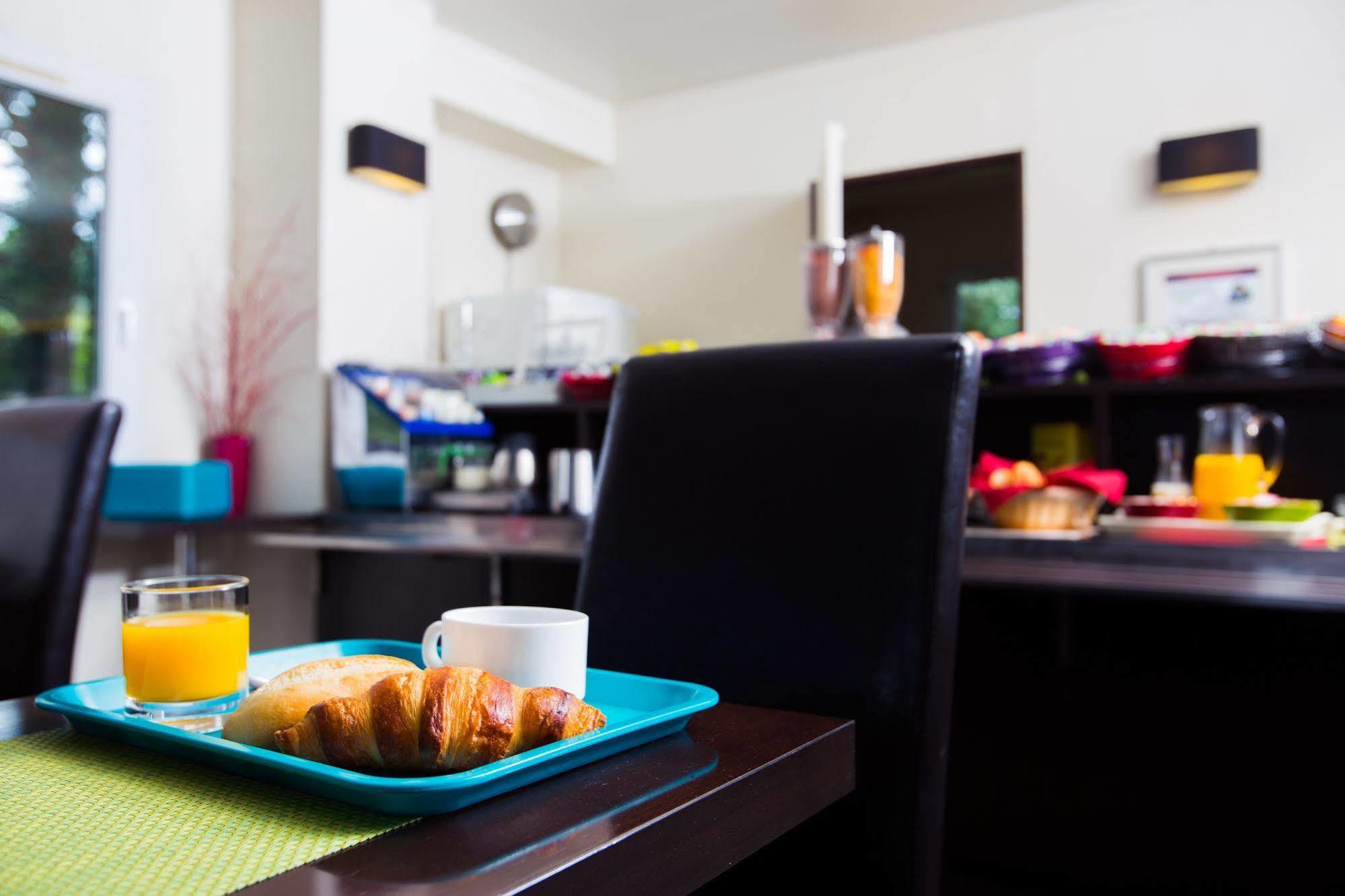 Hotel Akena Creil - Clermont Agnetz ภายนอก รูปภาพ